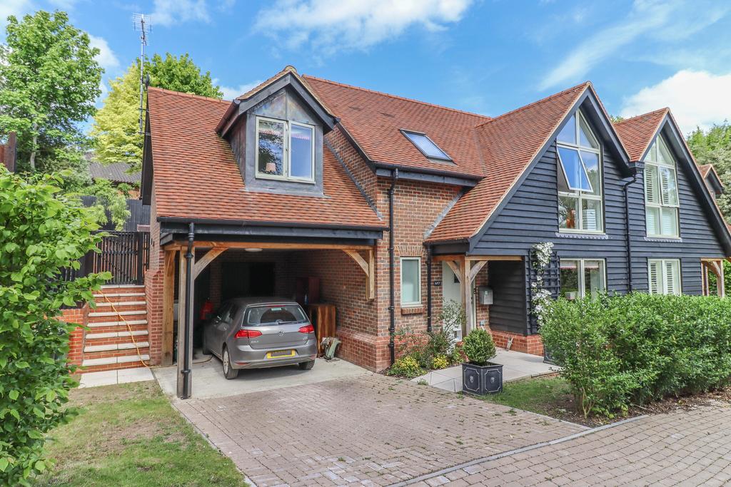 St Mary Bourne, Andover, Hampshire SP11 2 bed semidetached house for