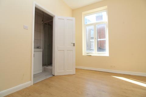 3 bedroom apartment to rent, Sydenham Road, London, SE26