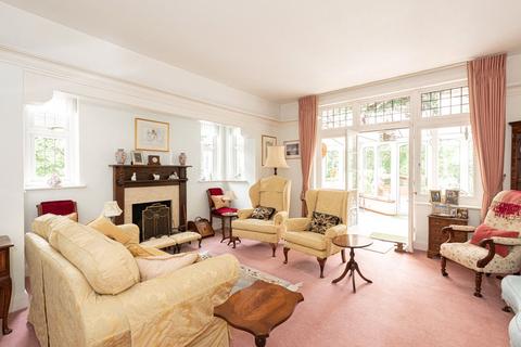 undefined, Peaks Hill, Purley, CR8