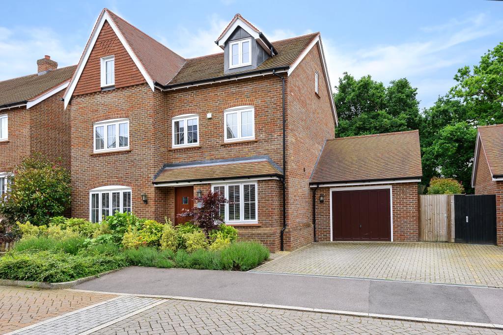 Binfield, Berkshire, RG42 5 bed detached house £900,000