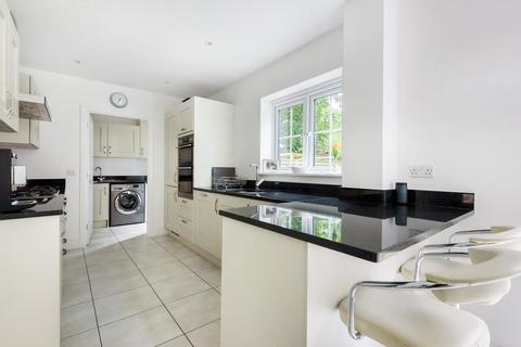 4 Buchanan Way, Binfield, Bracknell, RG42 4FE