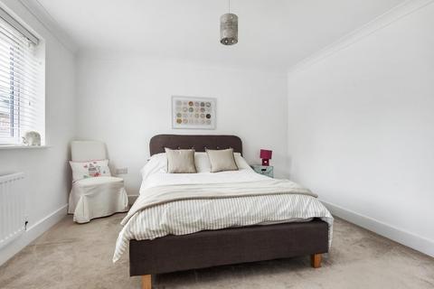 4 Buchanan Way, Binfield, Bracknell, RG42 4FE