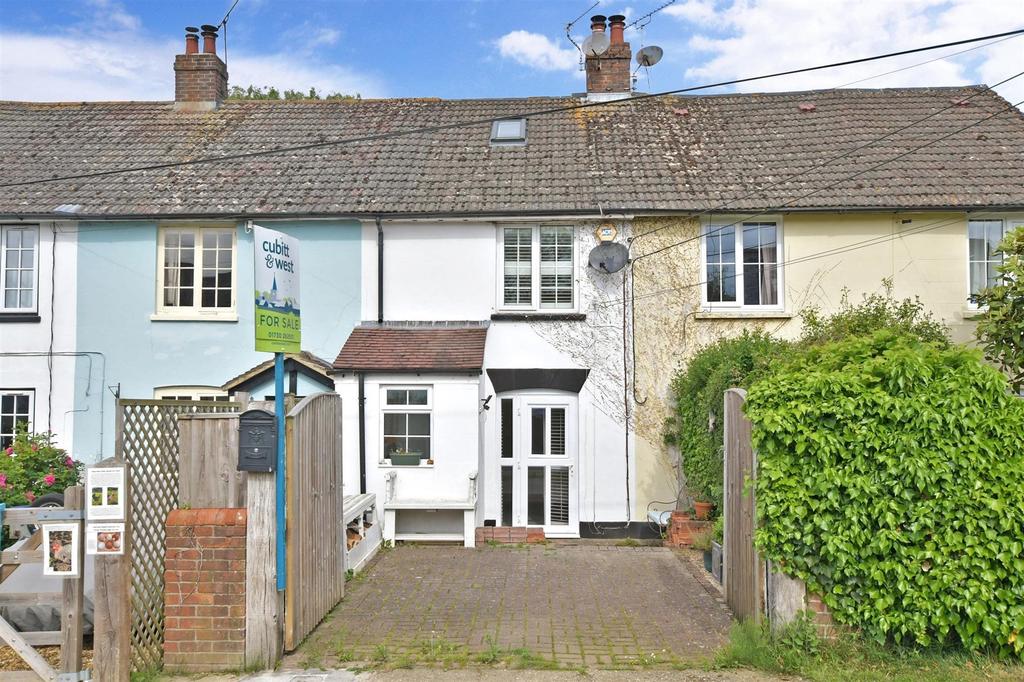 North Stroud Lane, Petersfield... 2 bed terraced house £315,000