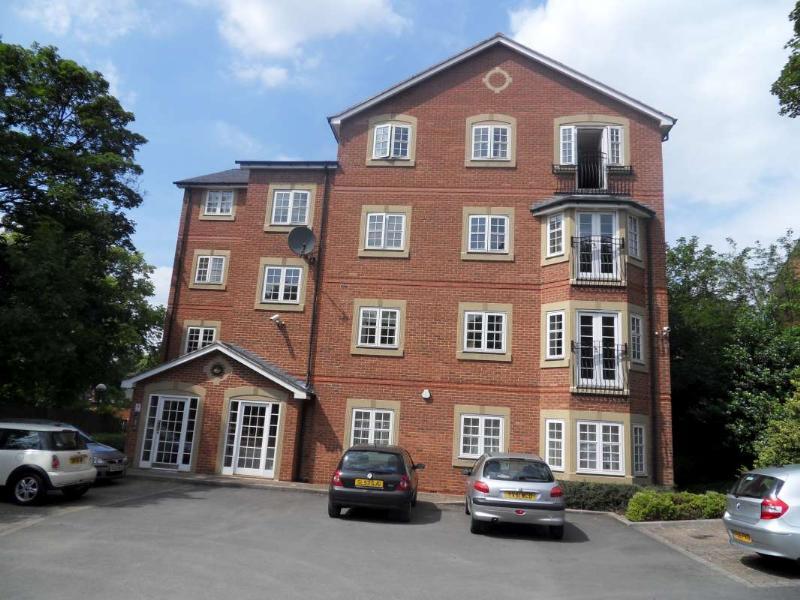 SHIREDENE, 1 SHIRE OAK ROAD... 2 bed apartment £950 pcm (£219 pw)