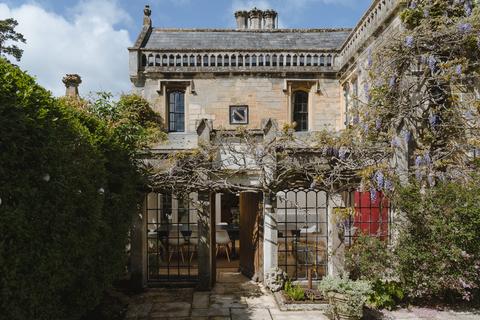 Castlefields House Castlefields, Calne, SN11 0EA