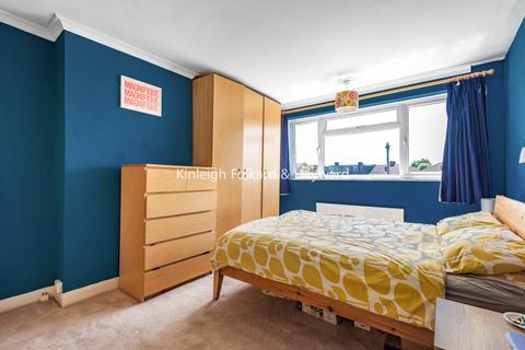 1 Bramdean Gardens, London, SE12 0NT