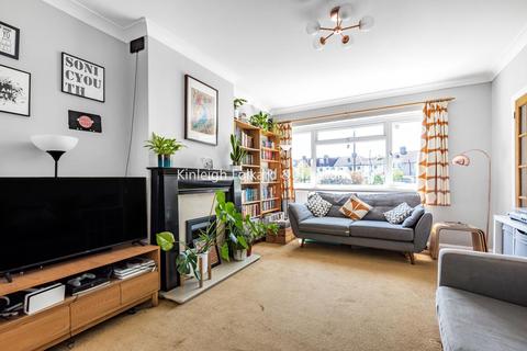 1 Bramdean Gardens, London, SE12 0NT