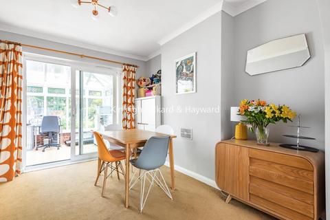 1 Bramdean Gardens, London, SE12 0NT