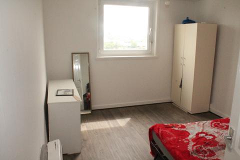 2 bedroom flat to rent - Edmonton Green, N9