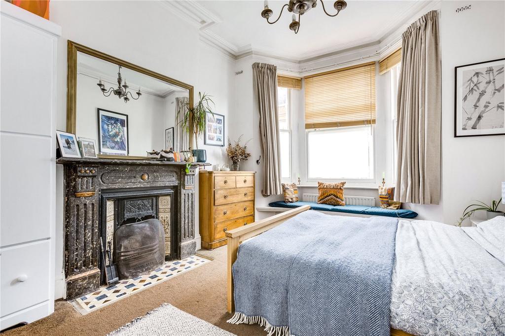 Handforth Road, Stockwell, London 2 bed flat £625,000