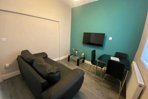 3 bedroom house share to rent - Cambria Street, Liverpool