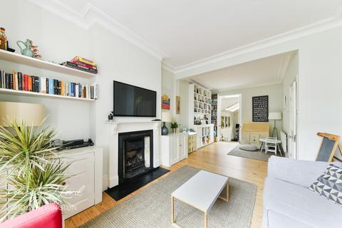 50 Harcombe Road, London, N16 0SA