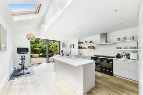 50 Harcombe Road, London, N16 0SA