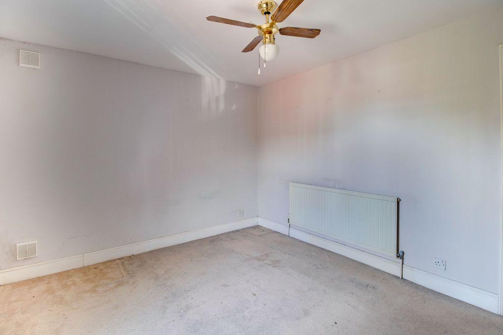 Bedroom 1 (Double)