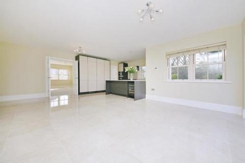 5 bedroom detached house for sale - Beaumont Place, Ickenham, UB10