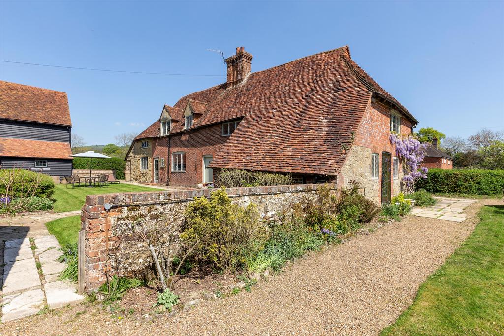 Barhatch Lane, Cranleigh, Surrey, GU6. Farm for sale £2,750,000