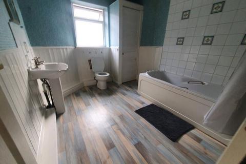 3 bedroom terraced house to rent, Edmund Street, Salford M6