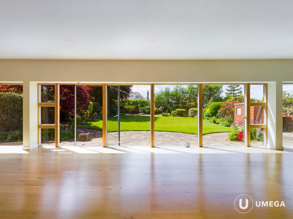 Thorburn Road, Colinton, Edinburgh, EH13 5 bed detached house £4,000