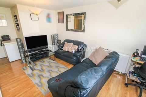 2 bedroom flat for sale, Enstone Road, Enfield, EN3