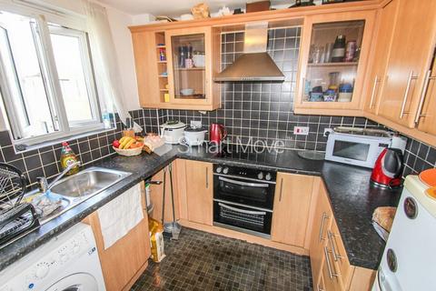 2 bedroom flat for sale, Enstone Road, Enfield, EN3