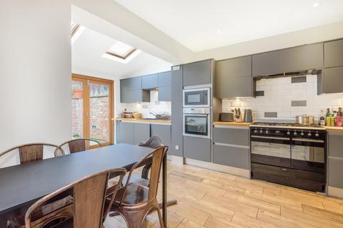 16 Belvoir Road, London, SE22 0QY