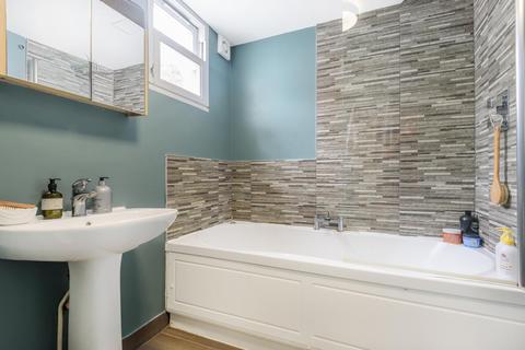 16 Belvoir Road, London, SE22 0QY