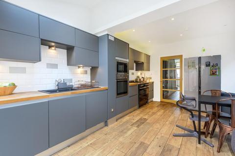 16 Belvoir Road, London, SE22 0QY