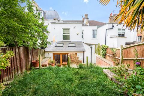 16 Belvoir Road, London, SE22 0QY