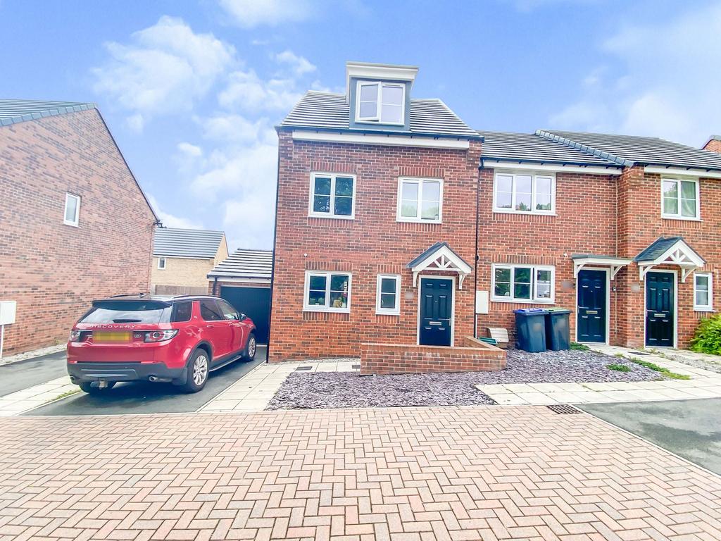 Danesly Close, Peterlee, Durham, SR8 5AG 3 bed semidetached house for