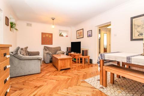 18a Alexandra Road, Bedford, MK40 1JA