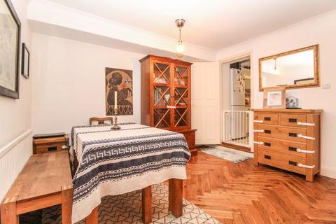 18a Alexandra Road, Bedford, MK40 1JA