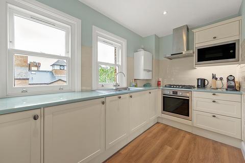 2c Marryat Square, London, SW6 6UA