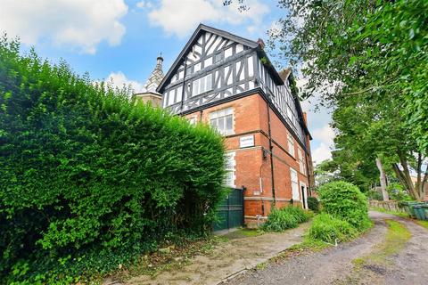 2 bedroom apartment for sale, Earls Avenue, Folkestone, Kent