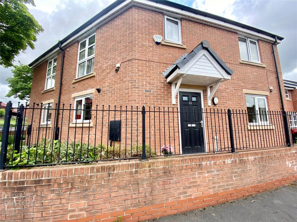 Acre Lane, Derker, Oldham, OL1 3 bed semidetached house £800 pcm (£