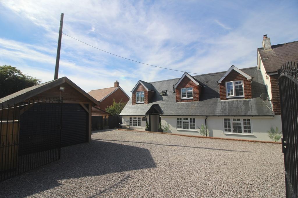 Dittons Road, Stone Cross, Pevensey BN24 6 bed chalet £614,950