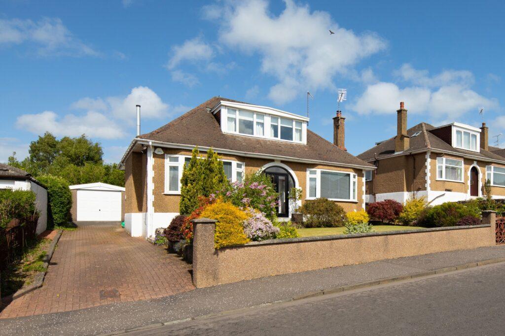 Lothian Drive, Clarkston 3 bed detached bungalow for sale £389,000