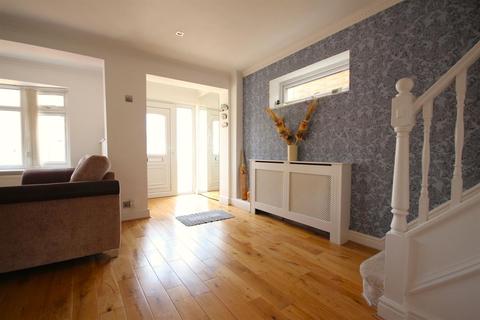 42 Anthony Drive, Stanford-le-hope, SS17 8BW