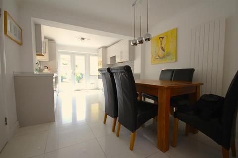 42 Anthony Drive, Stanford-le-hope, SS17 8BW