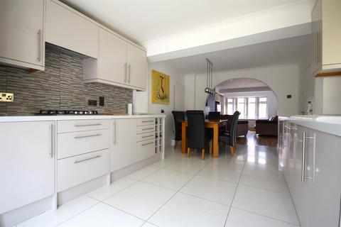 42 Anthony Drive, Stanford-le-hope, SS17 8BW