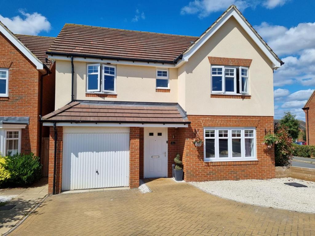 Manning Way, Long Buckby, Northampton NN6 7WD 4 bed detached house for