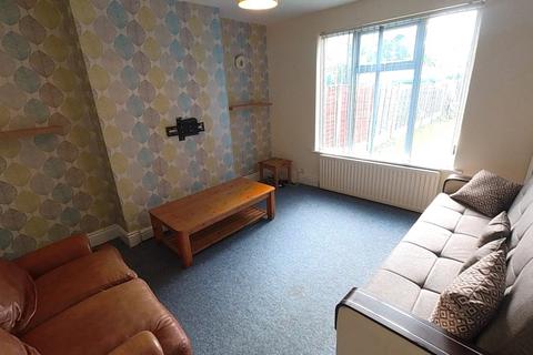 3 bedroom semi-detached house to rent, Fairholme Road, Withington, Manchester