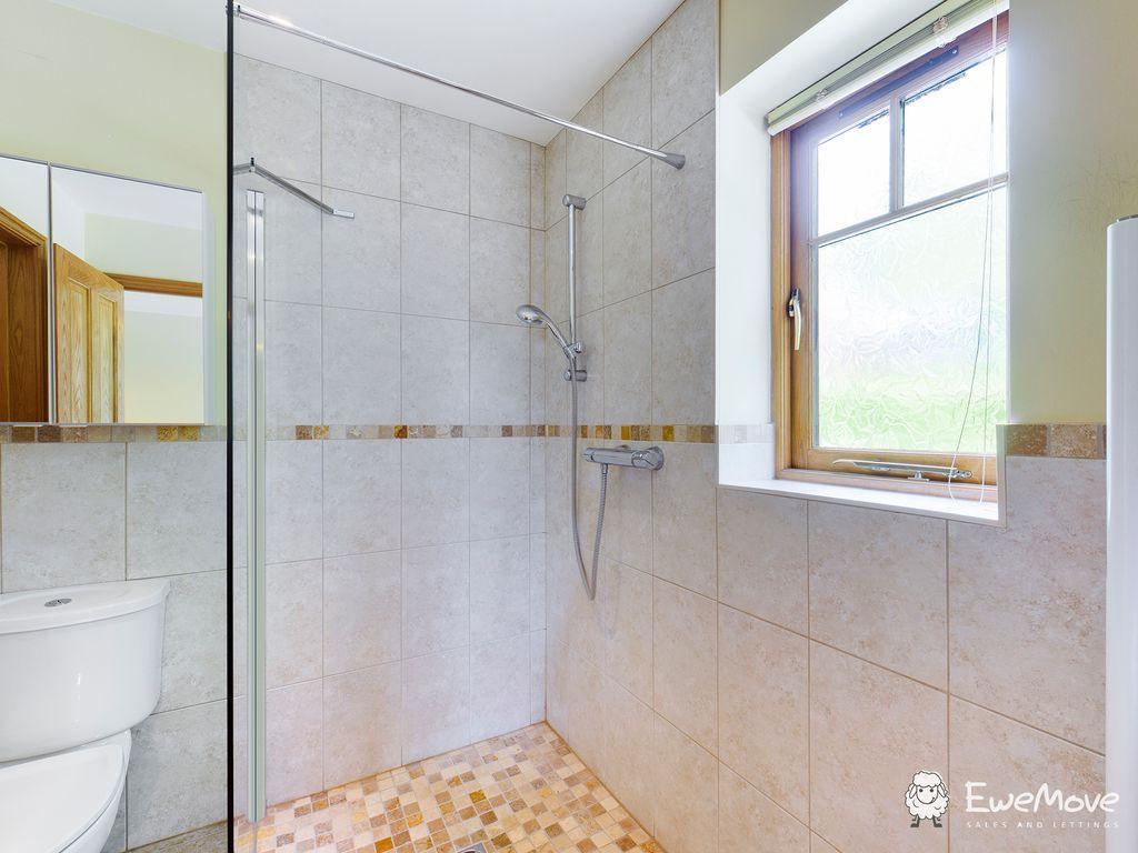 Ensuite to Bed 3