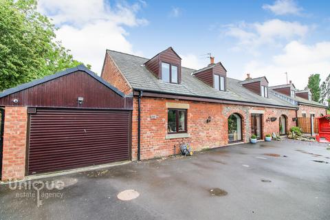 Brook Farm Brick House Lane, Hambleton, Poulton-le-fylde, FY6 9BG