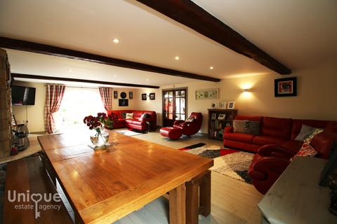 Brook Farm Brick House Lane, Hambleton, Poulton-le-fylde, FY6 9BG