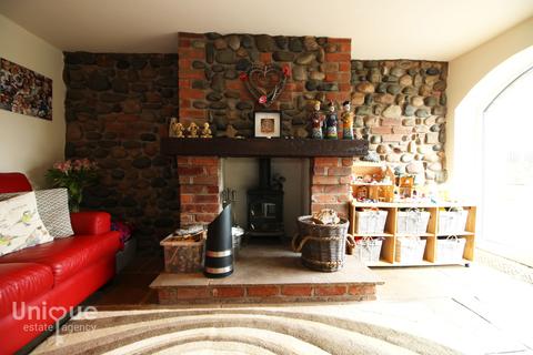 Brook Farm Brick House Lane, Hambleton, Poulton-le-fylde, FY6 9BG