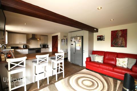 Brook Farm Brick House Lane, Hambleton, Poulton-le-fylde, FY6 9BG