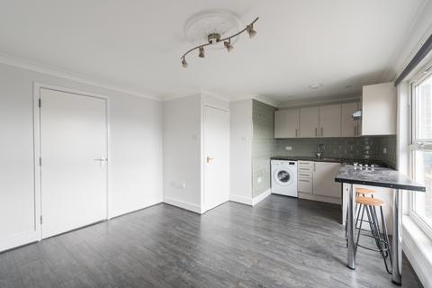 2 bedroom flat for sale, Hainault Road, Leytonstone, London, E11 1EA