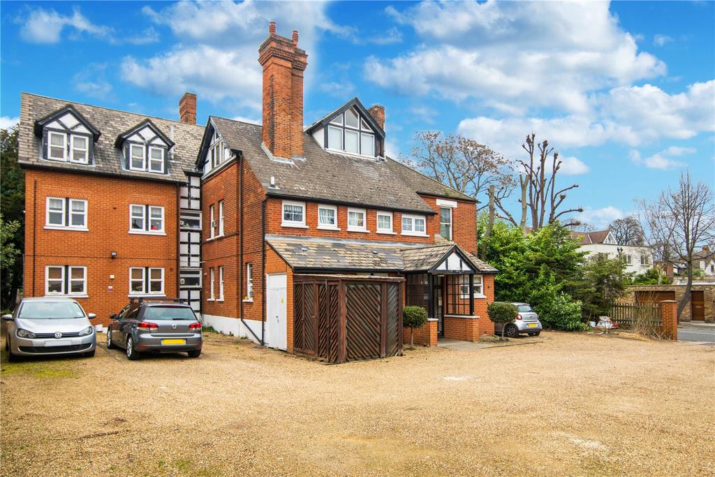 Kew Road, Richmond, TW9 1 bed apartment £1,500 pcm (£346 pw)