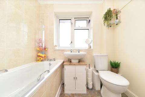 12 Edison Road, Stevenage, SG2 0DG