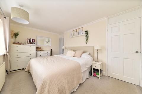 12 Edison Road, Stevenage, SG2 0DG